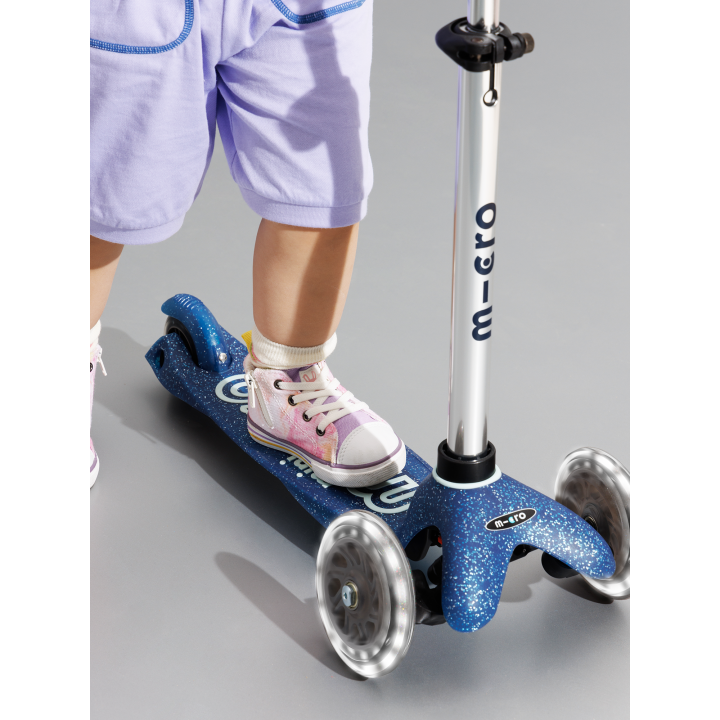 Trottinette enfant Mini Micro Deluxe Glitter Rose LED