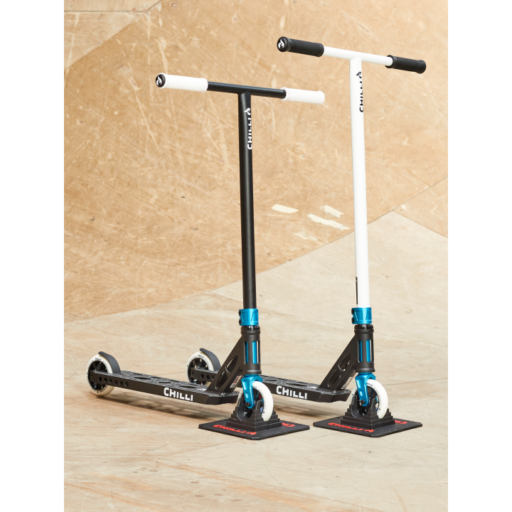 Trottinette Freestyle Chilli Ventus L Noir & Blanc