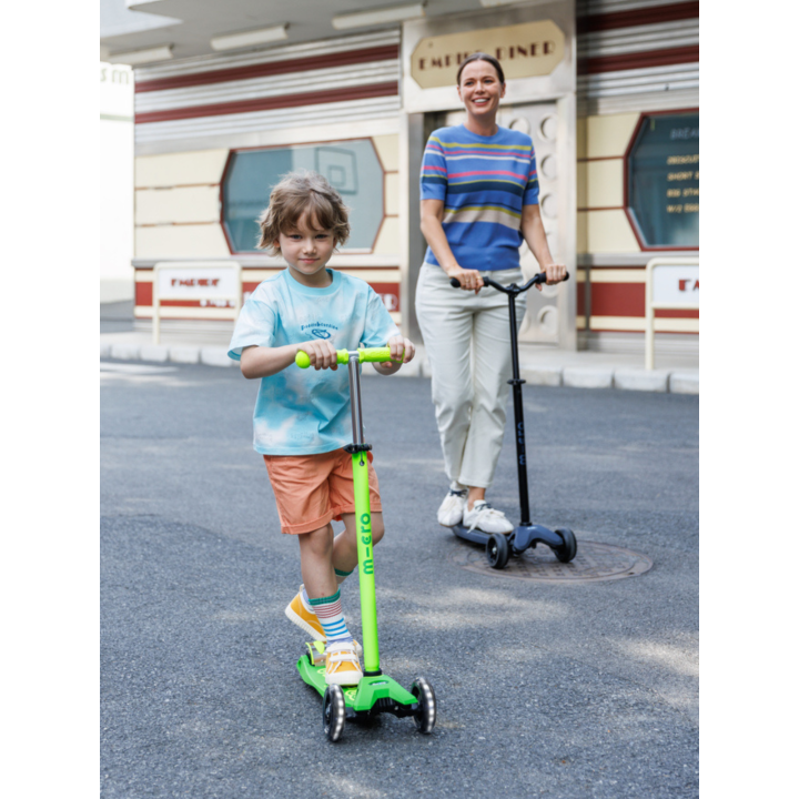 Trottinette enfant Maxi Micro Deluxe Néon Vert LED