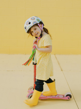 Micro Mobility AC2093BX Casque Enfant Multicolore : : Sports et  Loisirs