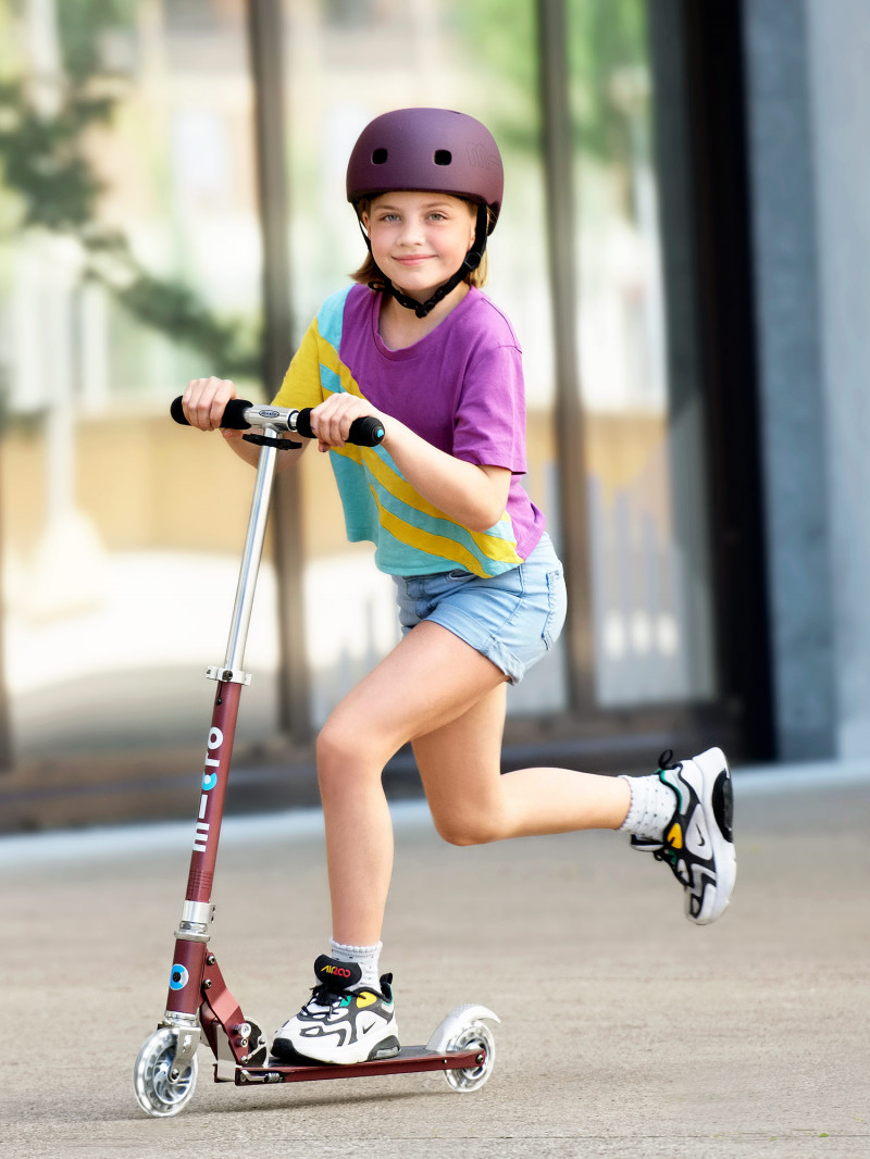 Vélo, trottinette… : des casques funs et solides pour les enfants !
